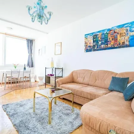 Viktorija Apartamento *